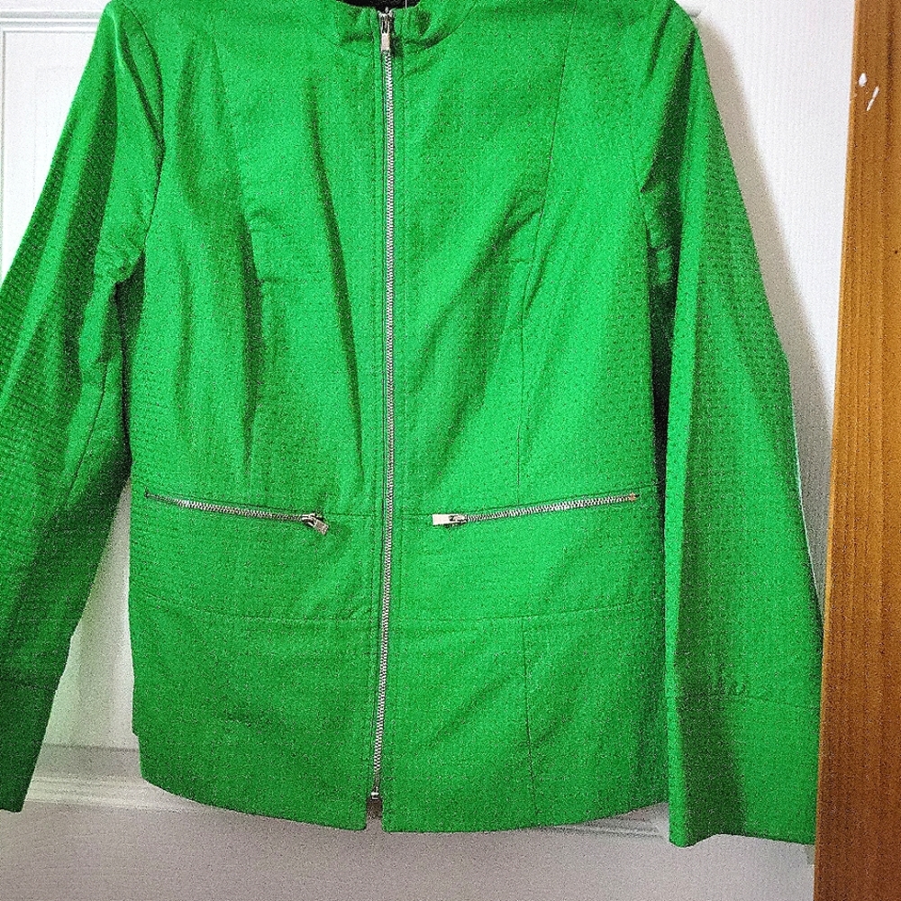 Brand New Green Carlisle Jacket size 6. BNWT